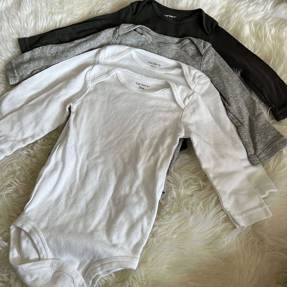 Carters 9m long sleeve onsie set